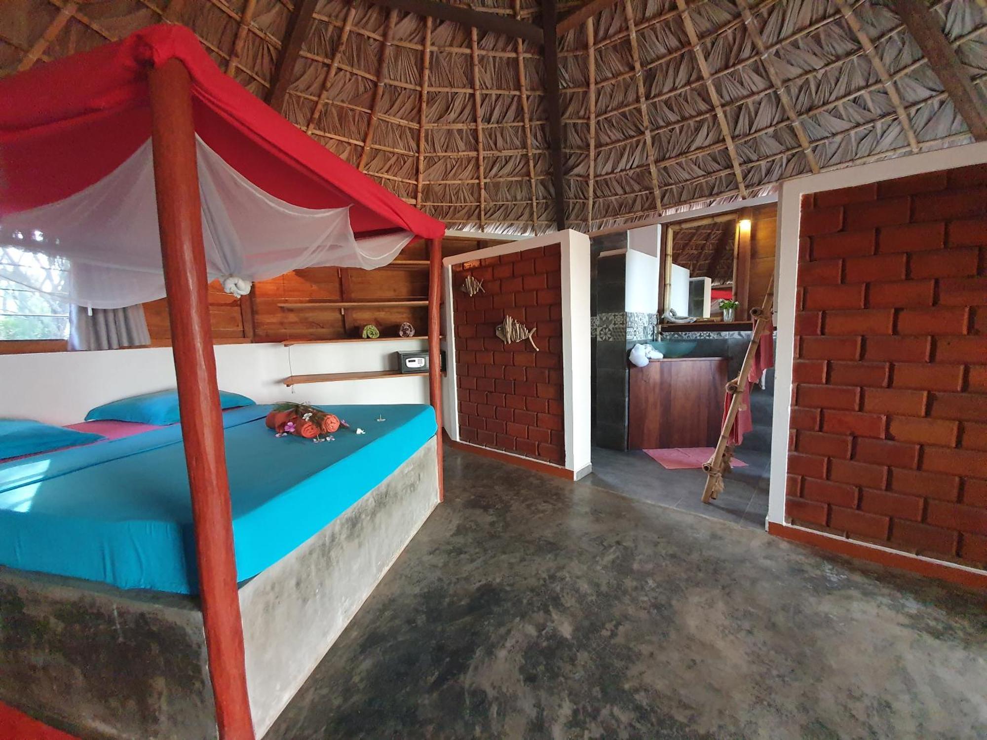 Ocean Lodge Kite & Windsurf Antsiranana Экстерьер фото