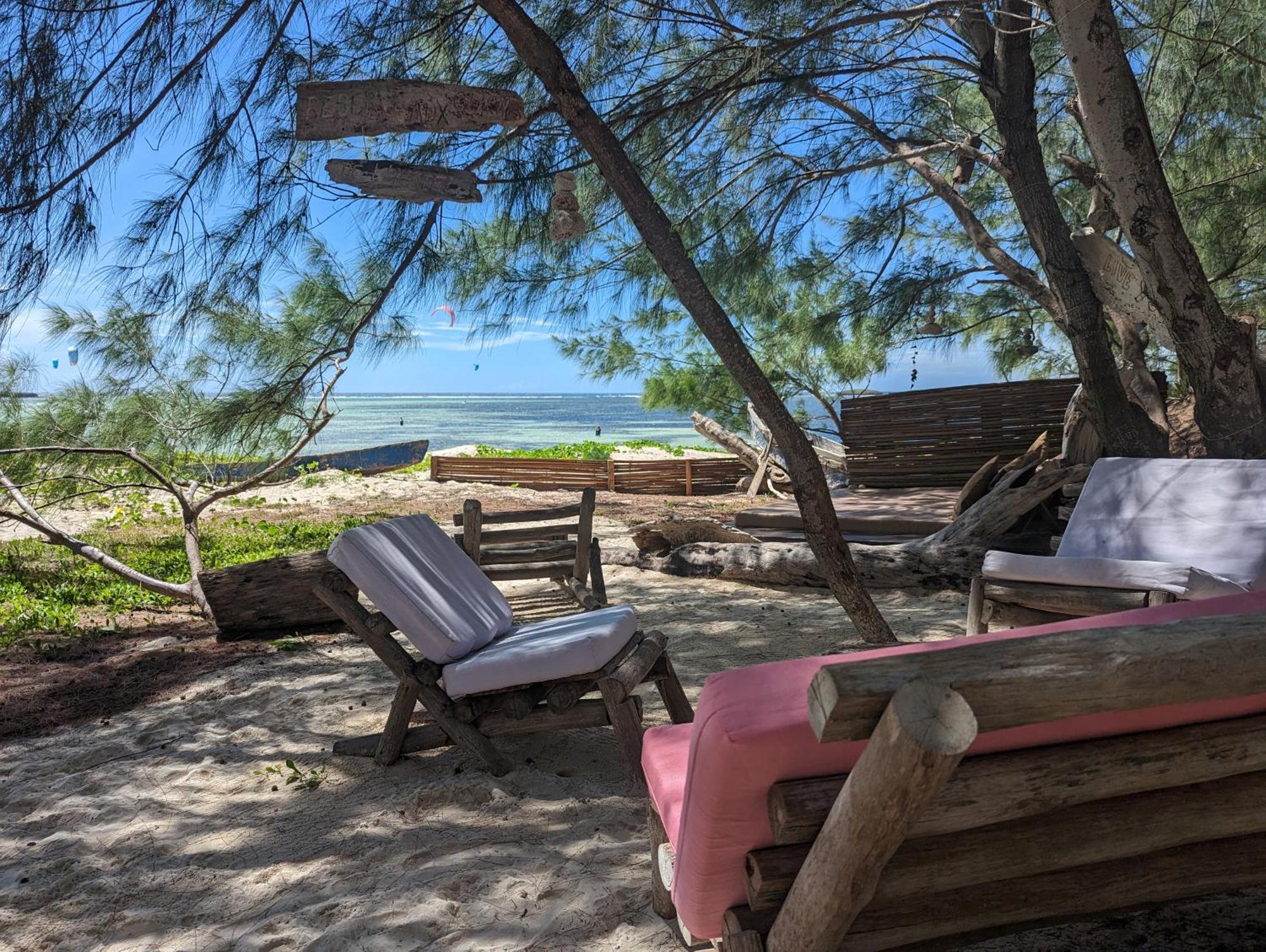 Ocean Lodge Kite & Windsurf Antsiranana Экстерьер фото