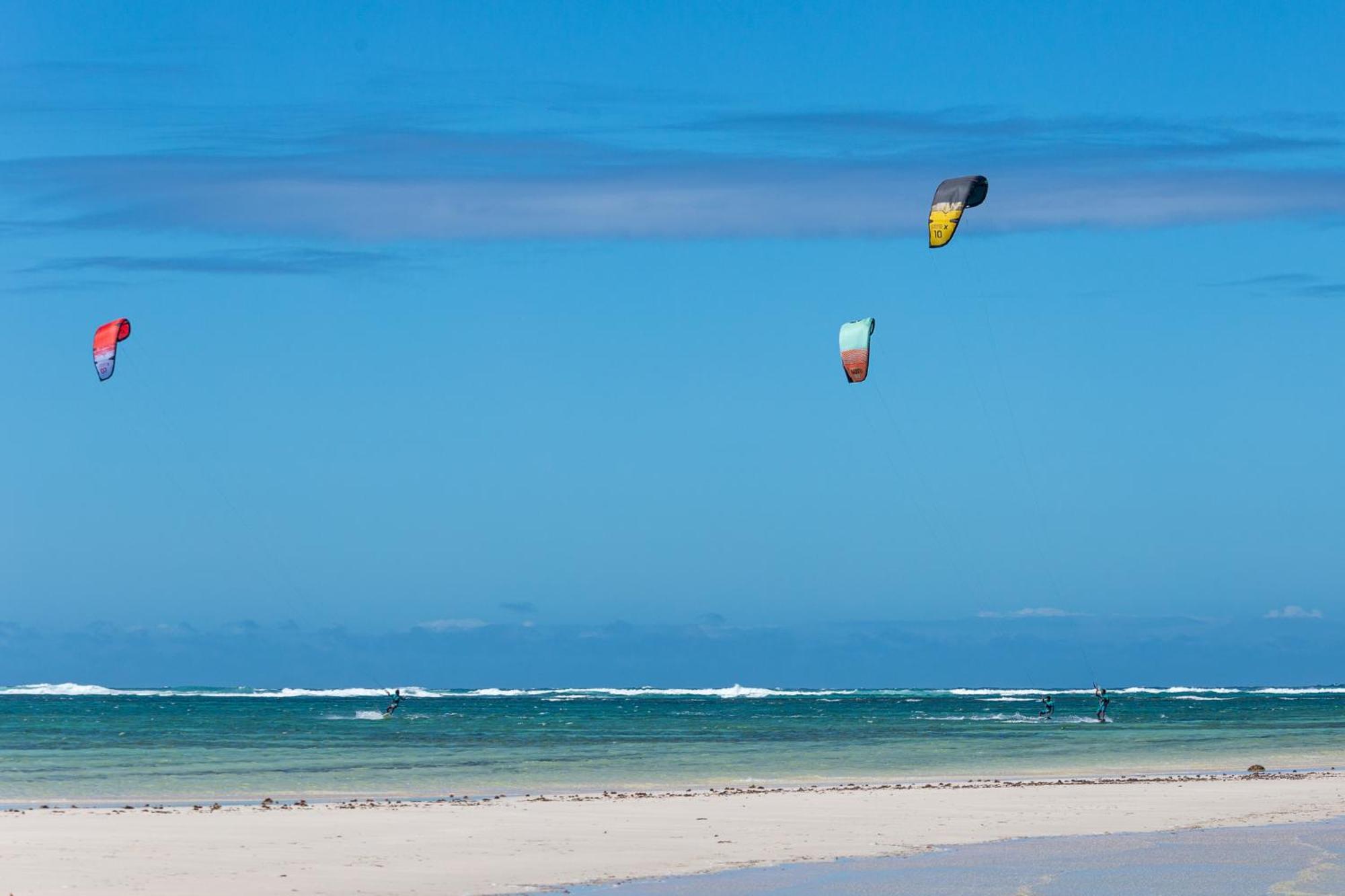Ocean Lodge Kite & Windsurf Antsiranana Экстерьер фото