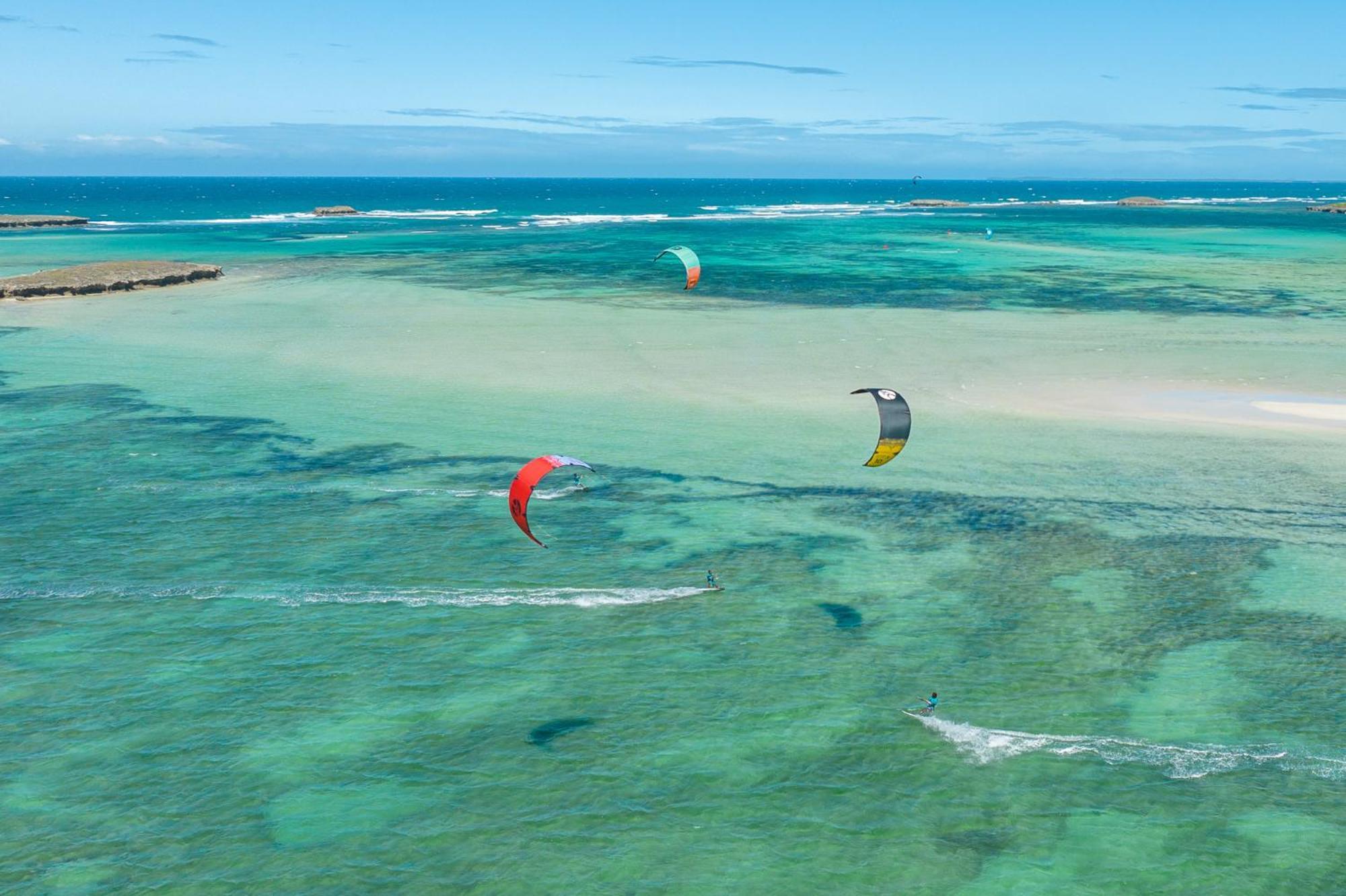 Ocean Lodge Kite & Windsurf Antsiranana Экстерьер фото