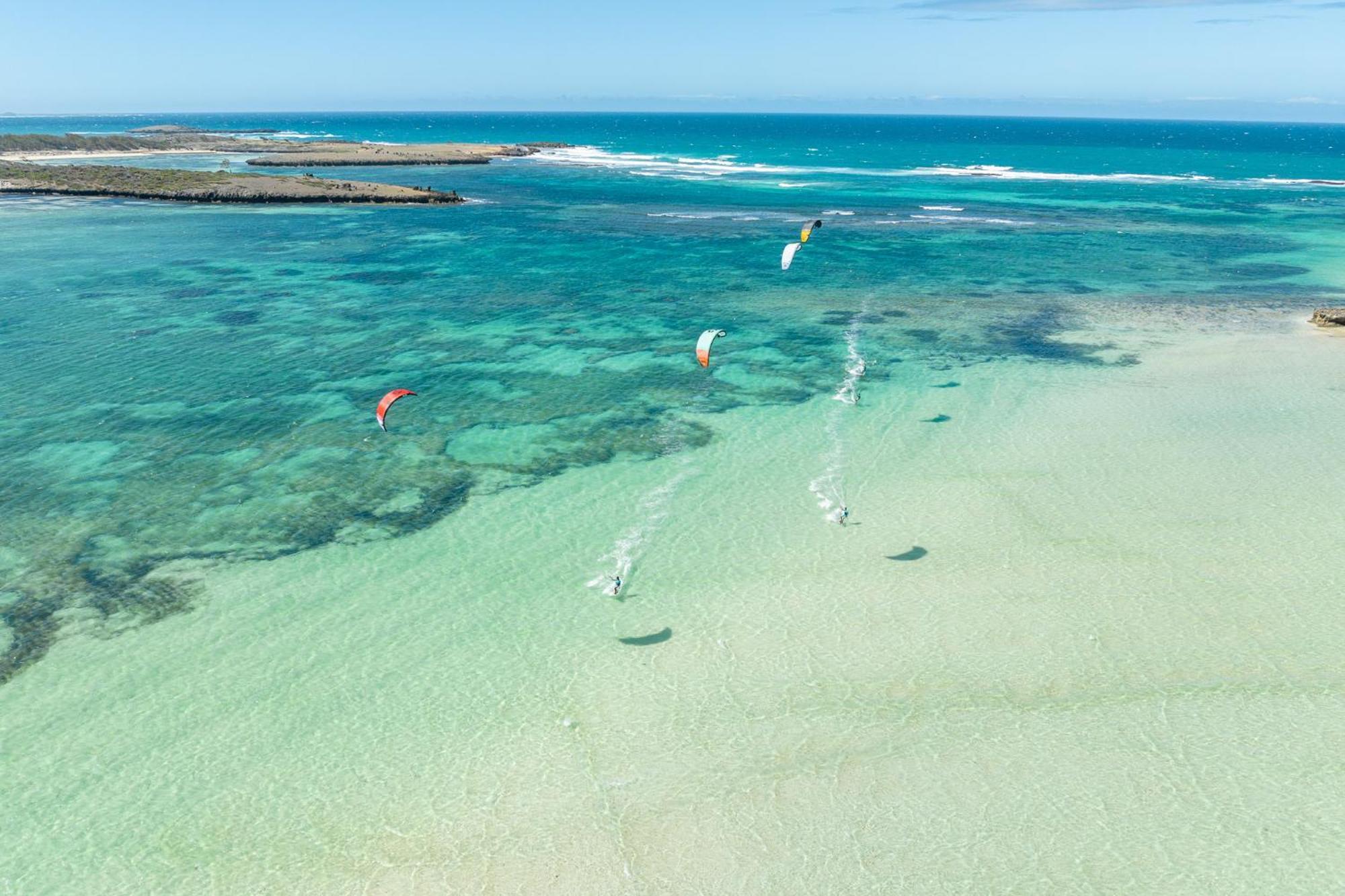 Ocean Lodge Kite & Windsurf Antsiranana Экстерьер фото